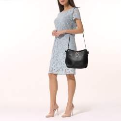 مملوكة مسبقًا Louis Vuitton Black Monogram Leather Very  Hobo Bag