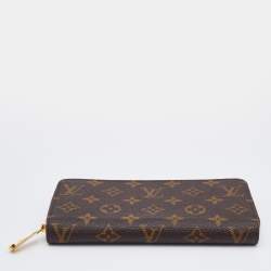 Louis Vuitton Monogram Canvas Zippy Wallet