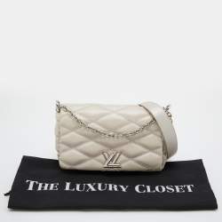 Pre Owned Louis Vuitton Silver Quilted Lambskin Leather GO-14 Malletage PM Bag