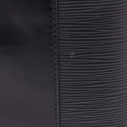 Pre Owned Louis Vuitton Black Epi Leather Kleber PM Bag