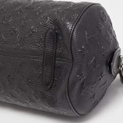 مملوكة مسبقًا Louis Vuitton Black Monogram Revelation Neo Papillon GM Bag