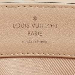 Pre Owned Louis Vuitton Beige/Blue Leather Lockme II Top Handle Bag