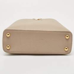 مملوكة مسبقًا Louis Vuitton Galet Taurillon Leather Capucines BB Bag