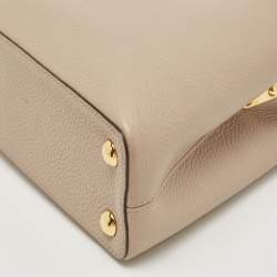 مملوكة مسبقًا Louis Vuitton Galet Taurillon Leather Capucines BB Bag