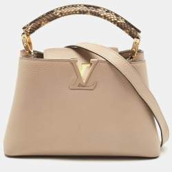 WB! Louis Vuitton 'Capucines BB Galet' Leather Top Handle Bag W