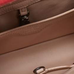 مملوكة مسبقًا Louis Vuitton Red Taurillon Leather Capucines BB Bag