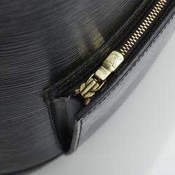 مملوكة مسبقًا Louis Vuitton  Leather  Gobelins Backpacks