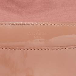مملوكة مسبقًا Louis Vuitton Beige Patent Leather Louise Clutch