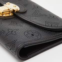 Pre Owned Louis Vuitton Black Monogram Mahina Leather Amelia Wallet