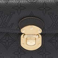 Pre Owned Louis Vuitton Black Monogram Mahina Leather Amelia Wallet