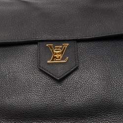 Pre Owned Louis Vuitton Black Leather Lockme MM Bag