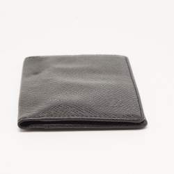 مملوكة مسبقًا Louis Vuitton Black Taiga Leather Bifold Card Case