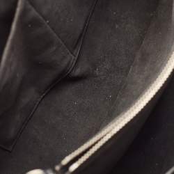 مملوكة مسبقًا Louis Vuitton Black Epi Leather Kleber MM Bag