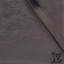 مملوكة مسبقًا Louis Vuitton Black Epi Leather Kleber MM Bag