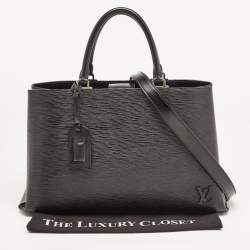 مملوكة مسبقًا Louis Vuitton Black Epi Leather Kleber MM Bag