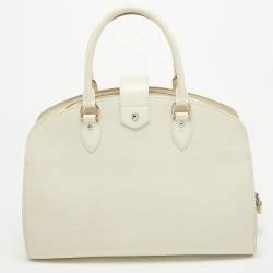مملوكة مسبقًا Louis Vuitton Ivorie Epi Leather Pont Neuf GM Bag