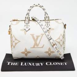 Pre Owned Louis Vuitton Kaki/Beige Monogram Giant Canvas Speedy Bandouliere 30 Bag