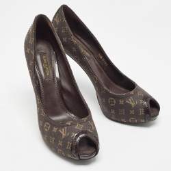 مملوكة مسبقًا Louis Vuitton Brown Monogram Canvas Peep Toe Pumps Size 35.5