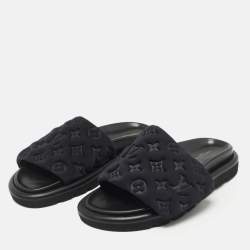 مملوكة مسبقًا Louis Vuitton Black Monogram Nylon Velcro Flats Slides Size 38