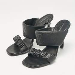 Louis Vuitton Black Pleated Leather Slide Sandals Size 38.5