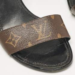 مملوكة مسبقًا Louis Vuitton Black Patent Leather and Monogram Canvas Silhouette Sandals Size 38.5