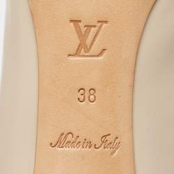 Pre Owned Louis Vuitton Grey Leather Pointed Toe Pumps Size 38
