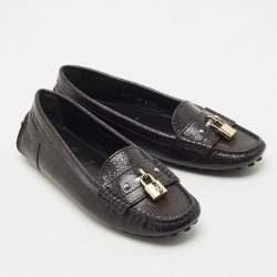 مملوكة مسبقًا Louis Vuitton Black Leather Close Up Loafers Size 37