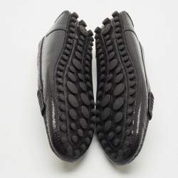مملوكة مسبقًا Louis Vuitton Black Leather Close Up Loafers Size 37