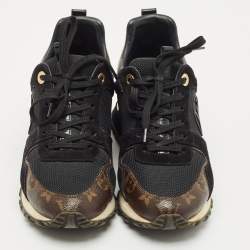 مملوكة مسبقًا حذاء رياضي لوي فيتون "رن أواي" بنمط دانتيل بني/أسود في قماش المونوغرام وسويدي مقاس 36