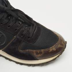 مملوكة مسبقًا حذاء رياضي لوي فيتون "رن أواي" بنمط دانتيل بني/أسود في قماش المونوغرام وسويدي مقاس 36