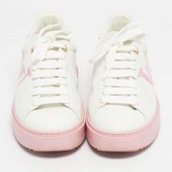 مملوكة مسبقًا حذاء رياضي لويس فيتون جلد أبيض ووردي برباط علوي مقاس 39