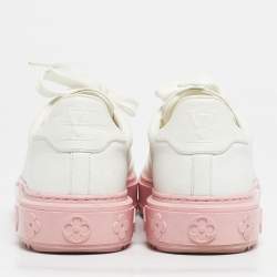 مملوكة مسبقًا حذاء رياضي لويس فيتون جلد أبيض ووردي برباط علوي مقاس 39