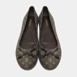مملوكة مسبقًا Louis Vuitton Brown Monogram Mini Lin Canvas Debbie Ballet Flats Size 38.5