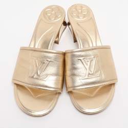 مملوكة مسبقًا Louis Vuitton Gold Leather Magnetic Mules Size 40