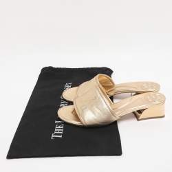مملوكة مسبقًا Louis Vuitton Gold Leather Magnetic Mules Size 40