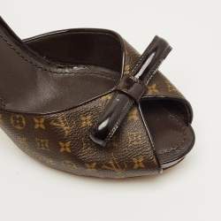 Pre Owned Louis Vuitton Brown Monogram Canvas And Patent Leather Malibu Slides Sandals Size 38