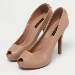 مملوكة مسبقًا حذاء كعب عالي لوي فيتون أوه ريلي مقدمة مفتوحة جلد بيج مقاس 35.5