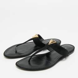 مملوكة مسبقًا Louis Vuitton Size 38 Black Suede Thong Flat Sandals
