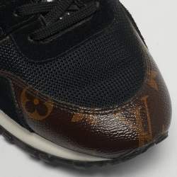 مملوكة مسبقًا Louis Vuitton Run Away Size 38.5 Black Monogram Canvas, Fabric and Suede Sneakers