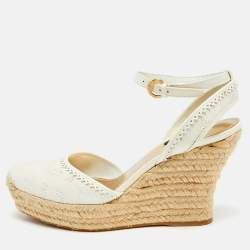 مملوكة مسبقًا Louis Vuitton Size 38.5 White Monogram Fabric and Patent Leather Slingback Wedge Pumps