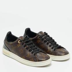 مملوكة مسبقًا Louis Vuitton Frontrow Size 35 Brown Coated Canvas and Patent Leather Low Top Sneakers
