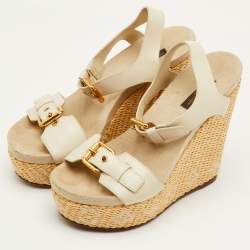 مملوكة مسبقًا صندل بلاتفورم لوي فيتون جلود أوف وايت رافيا مقاس 36.5