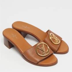 مملوكة مسبقًا صندل لوي فيتون بمشبك بني جلد بكعب عريض مقاس 39