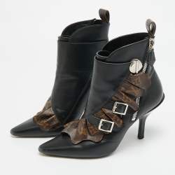 Pre Owned حذاء بوت كاحل لويس فيتون قماش مزخرف وبني وأسود وجلد مقاس 37.5