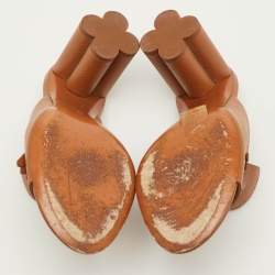 مملوكة مسبقًا صندل لوي فيتون لوغو بفصوص منفوشة جلد بني مقاس 40