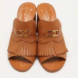 مملوكة مسبقًا صندل لوي فيتون لوغو بفصوص منفوشة جلد بني مقاس 40