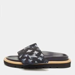 مملوكة مسبقًا Louis Vuitton Pool Pillow Size 38 Navy Blue Monogram Neoprene Flat Slide