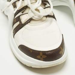 Pre Owned حذاء رياضي لويس فيتون شعار الماركة قماش شبكي أبيض مقاس 36.5