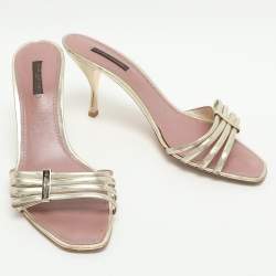 مملوكة مسبقًا Louis Vuitton Size 39 Gold Patent Leather Slide Sandals