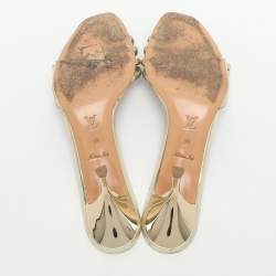 مملوكة مسبقًا Louis Vuitton Size 39 Gold Patent Leather Slide Sandals